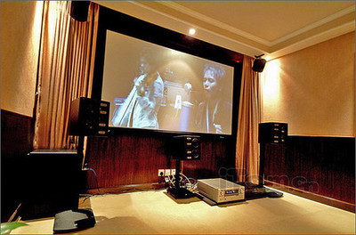 無錫辰美會展 專業批發銷售無錫布萊特斯電動幕布及音響設備